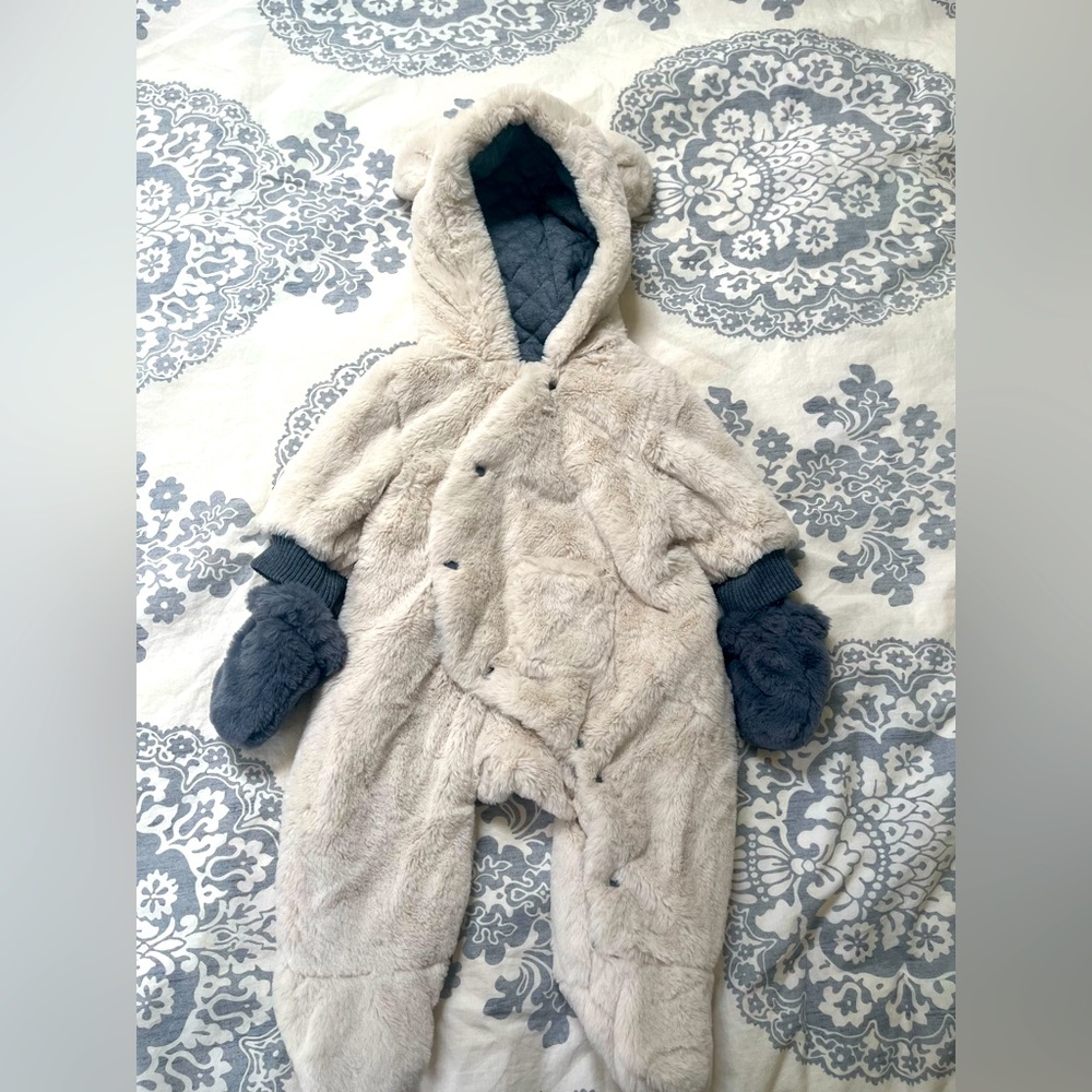Like New Urban Republic Sherpa Pram 9 months